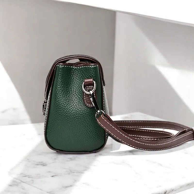 Bolso Bandolera Mini de Cuero Elegante