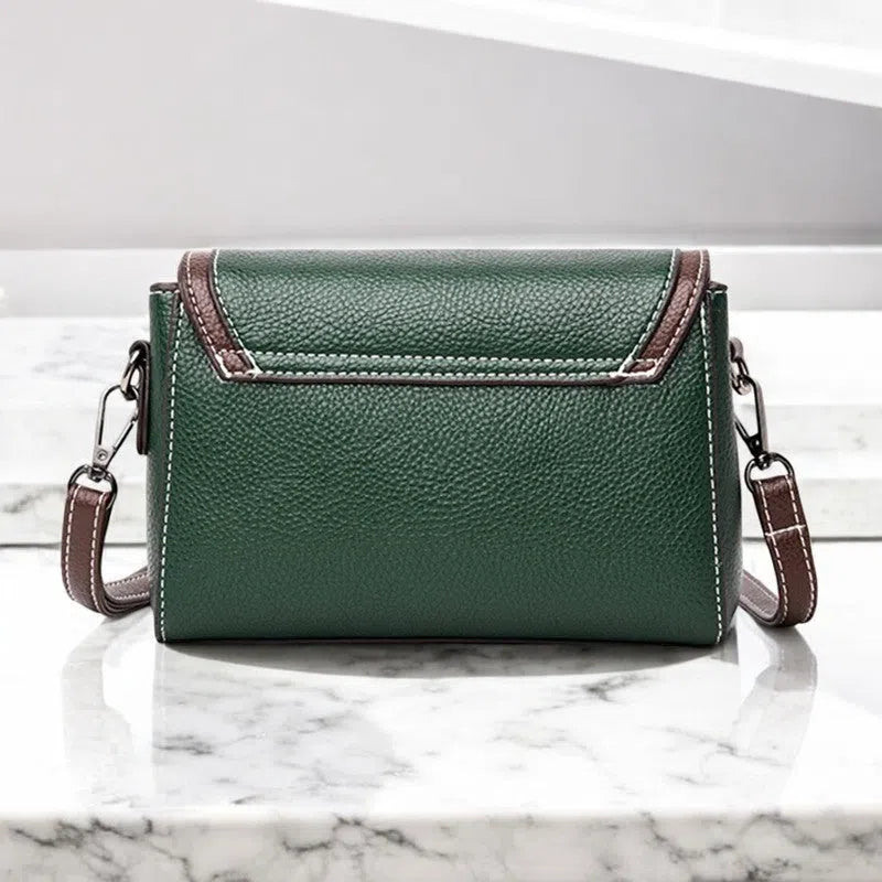 Bolso Bandolera Mini de Cuero Elegante