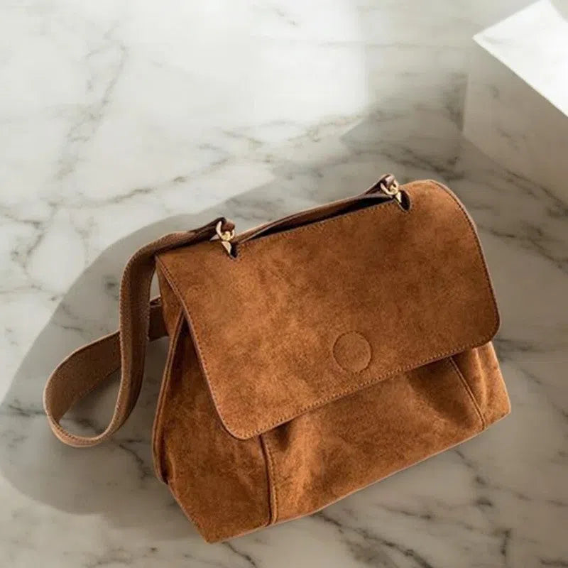 Bolso Bandolera con Solapa de Gamuza