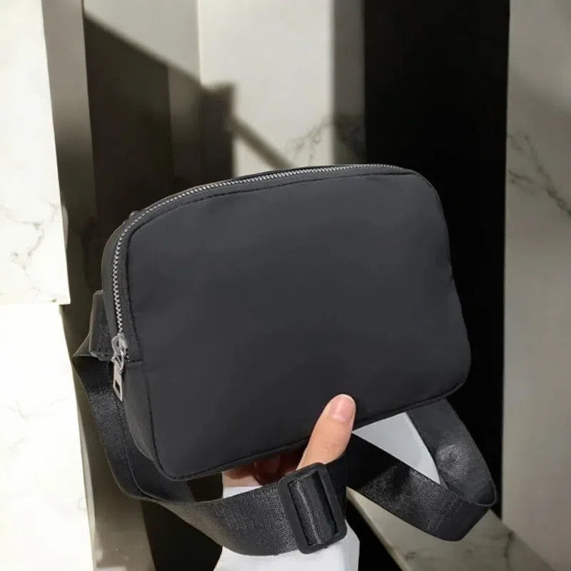 Bolso Riñonera Minimalista de Nylon Casual