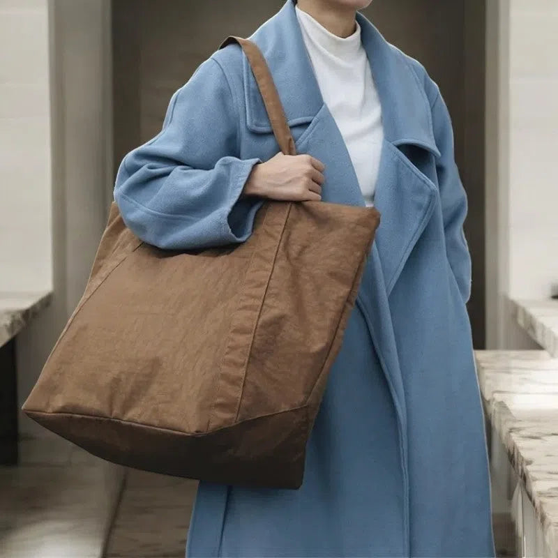 Bolso Shopper Oversize de Nylon Básico