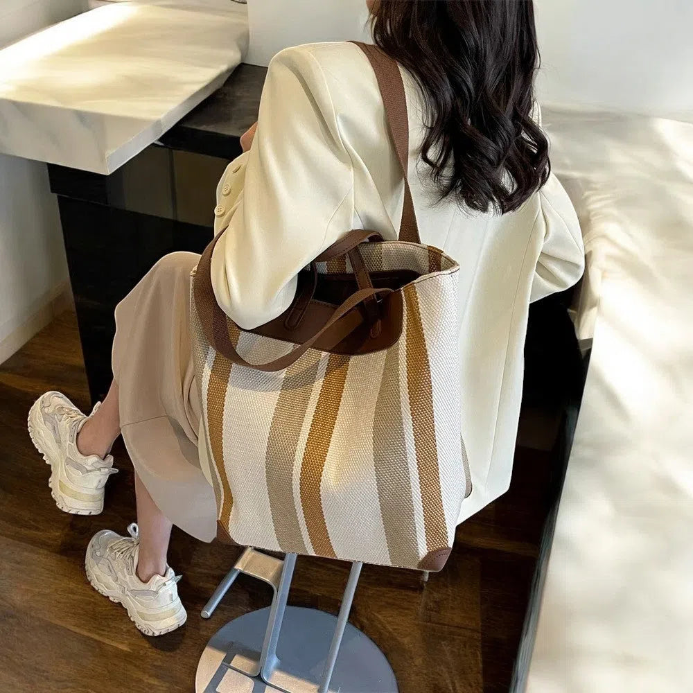 Bolso Shopper Rayas Bucket Tricolor Claro