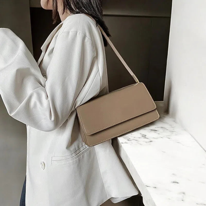 Bolso Tote Bag con Solapa Elegante