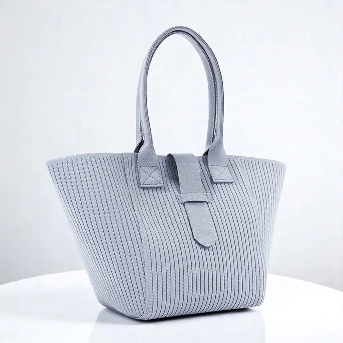 Bolso Tote Minimal Soft: Sofisticación, Versatilidad y Comodidad para Viaje