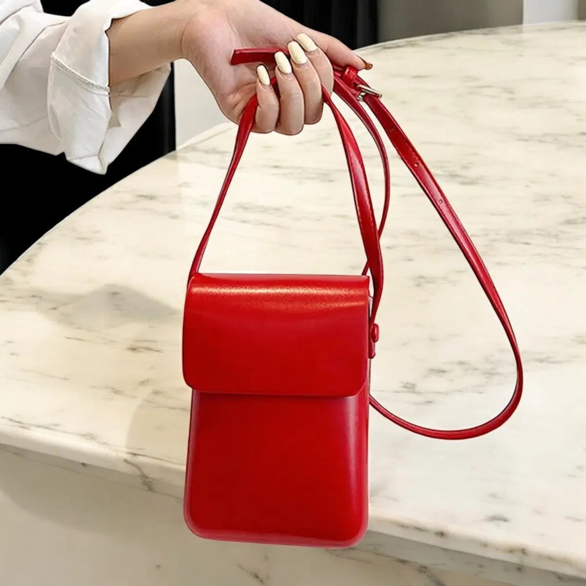 Bolso para Móvil Rígido de Broche