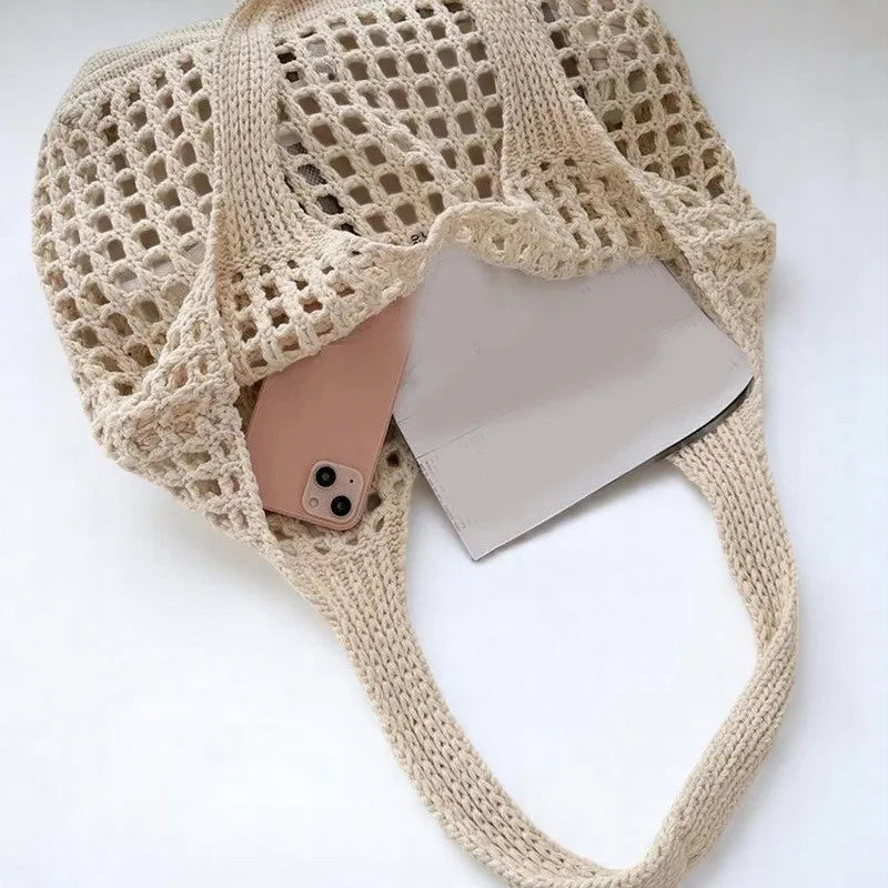 Brilla en la Playa: Bolso Tote Hollow Out