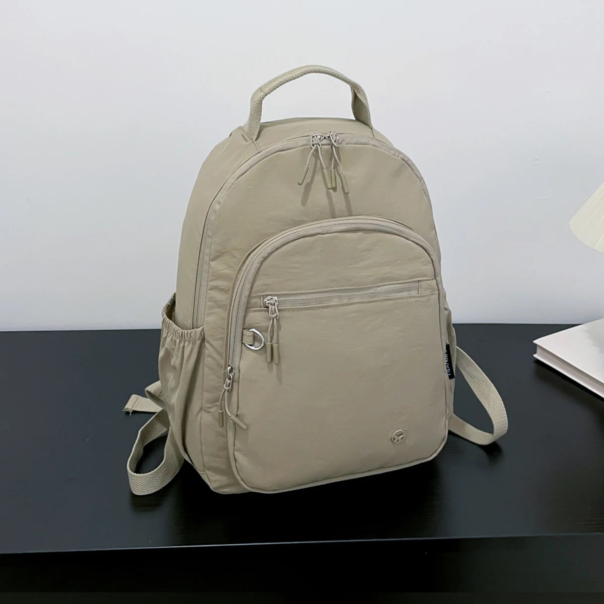 Mochila Casual de Nylon Ligera – Comodidad y Estilo Diario