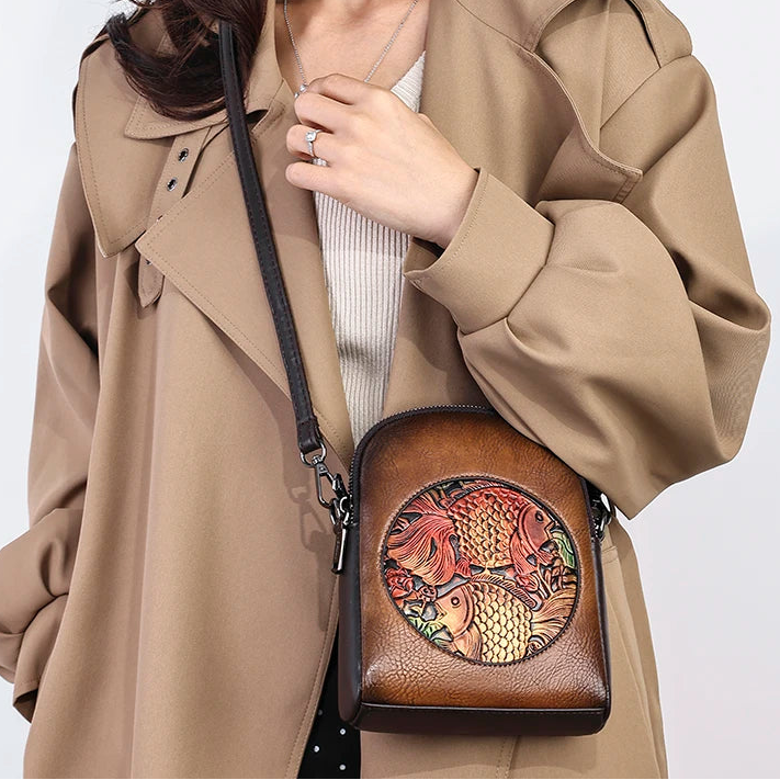 Bolso para Móvil de PU con Diseño de Peces – Elegancia y Comodidad