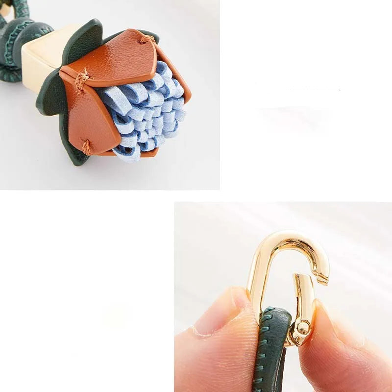 Charm de Cuero con Flores – Elegancia Artesanal y Toque Femenino