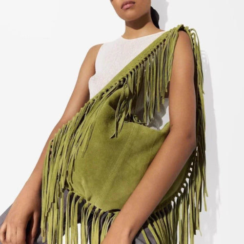 Bolso Flecos Half Moon de Gamuza Sintética – Elegancia y Versatilidad