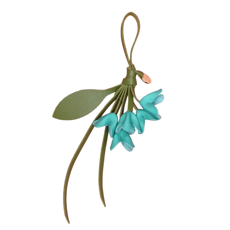 Leather Flower Charm for Handbag – Romantic Floral Accessory