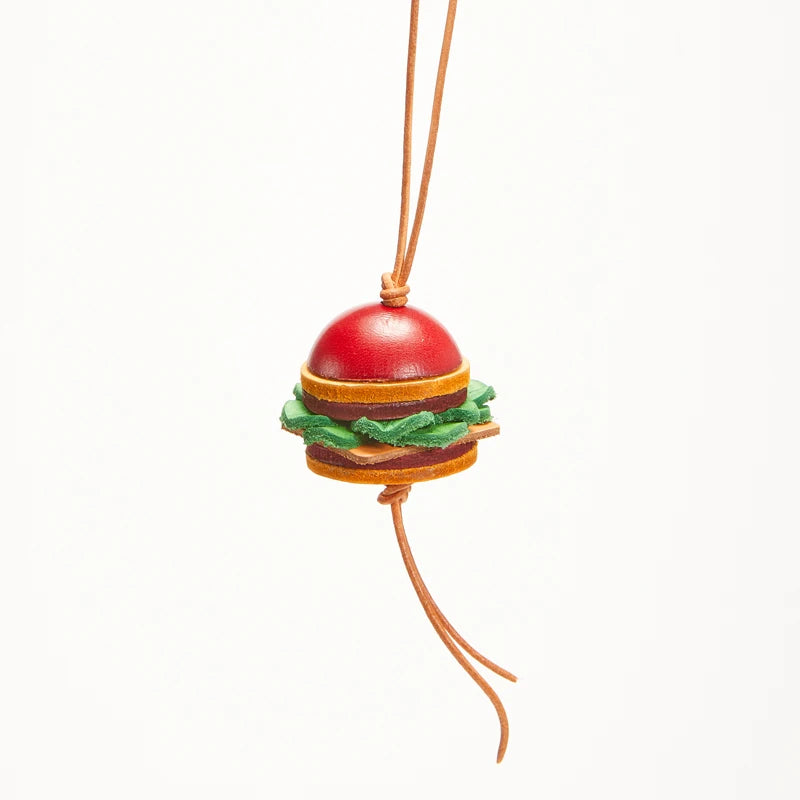 Charm de Cuero en Forma de Hamburguesa – Estilo Divertido y Detalle Sofisticado