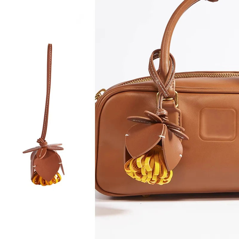 Tulip Charm in Premium Leather – Elegant Floral Handbag Accessory