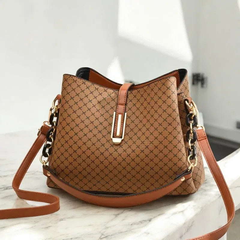 Bolso Bandolera Bucket con Cadena