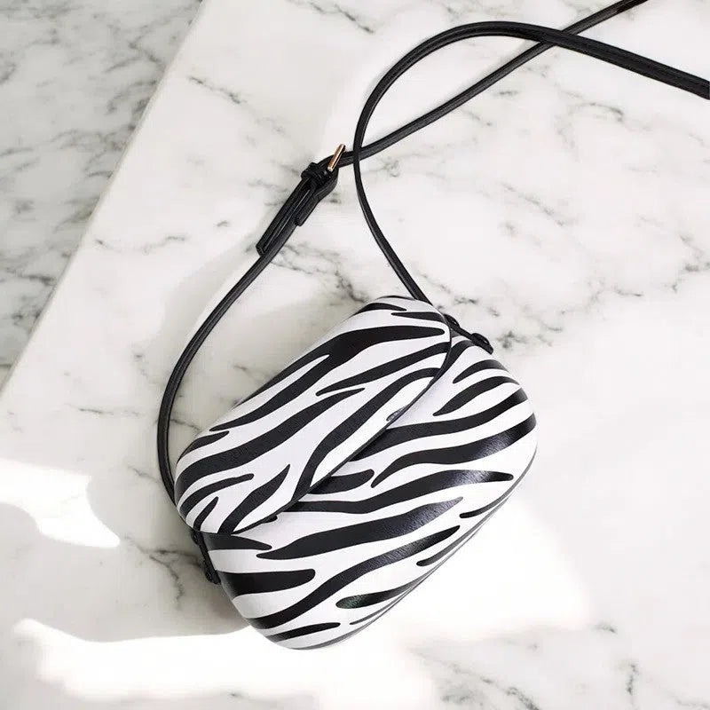 Bolso Bandolera TPU de Broche Cebra