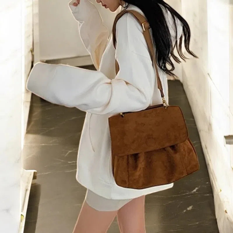 Bolso Bandolera con Solapa de Gamuza