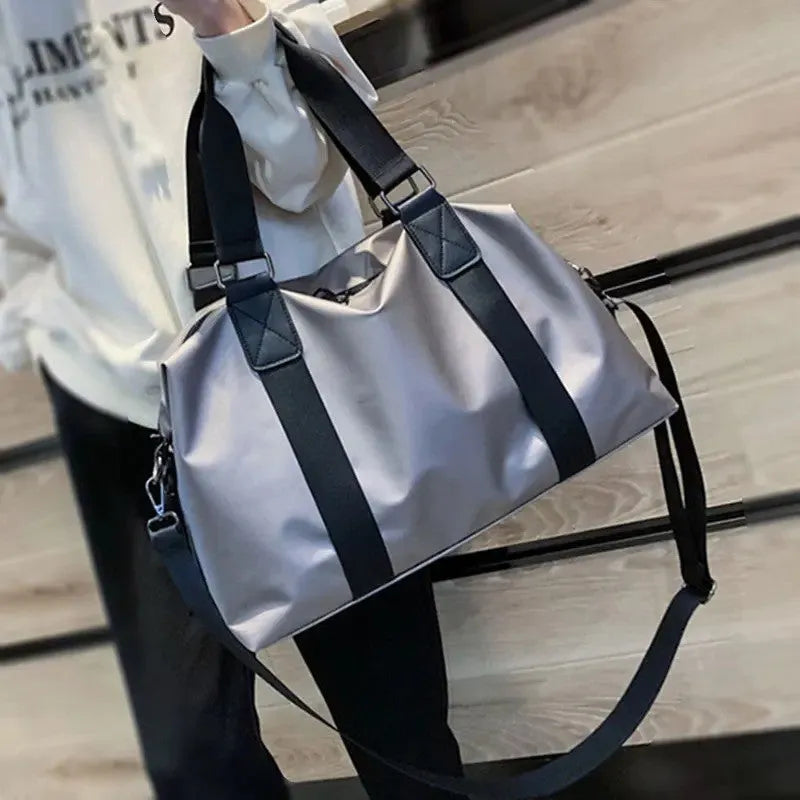Bolso Deportivo y de Viaje de Nylon para Mujer: Espacioso, Elegante y Versátil