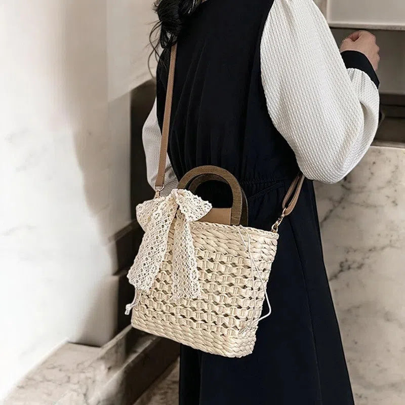 Bolso Rafia Bucket con Asas de Madera y Moño