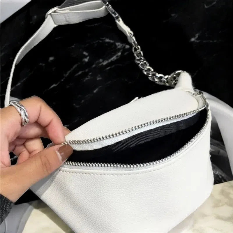 Bolso Riñonera Blanca de PU con Cadena
