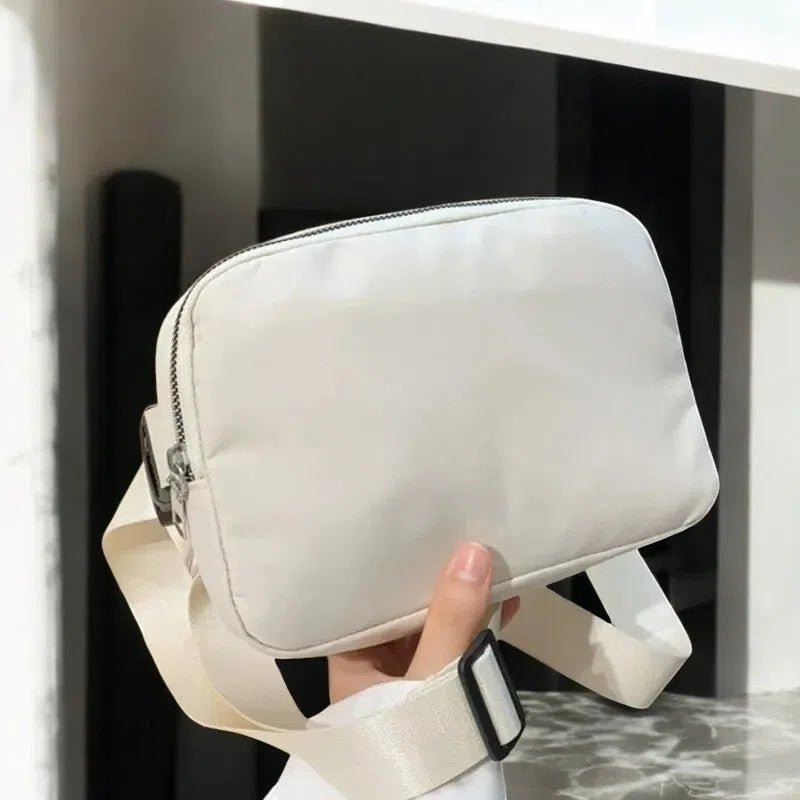 Bolso Riñonera Minimalista de Nylon Casual