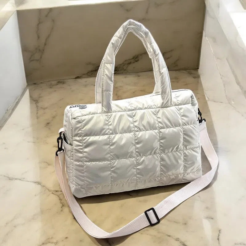 Bolso Shopper Acolchado Nylon Resistente Colores Básicos