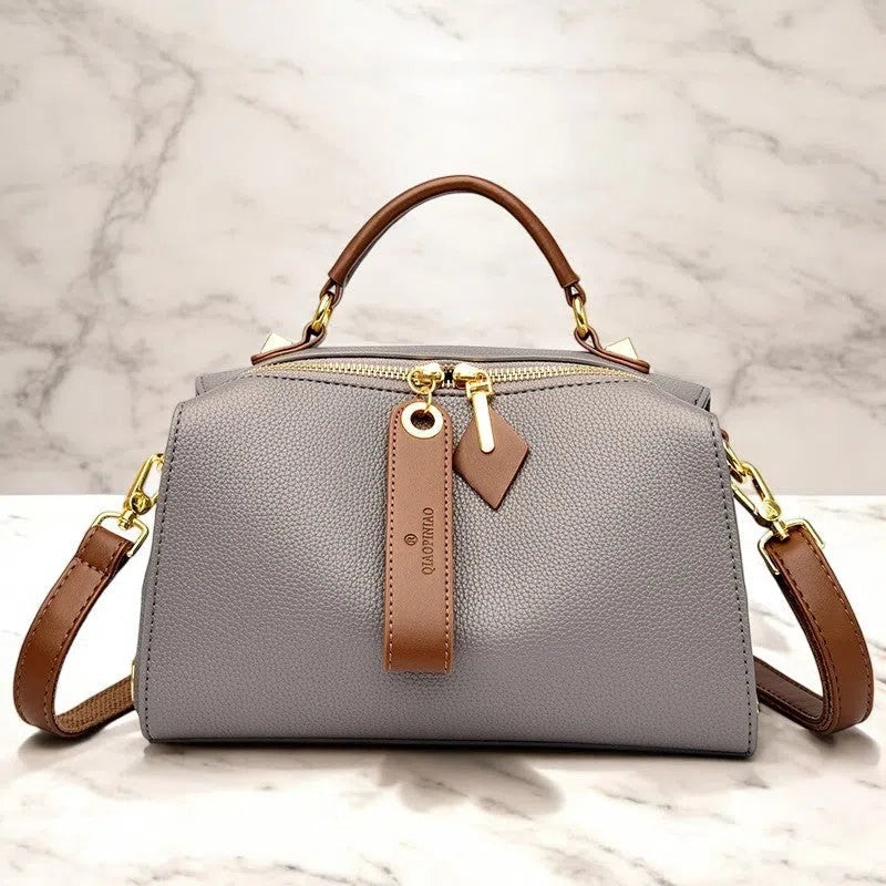 Bolso Tote Bag con Detalles de Cuero Gris