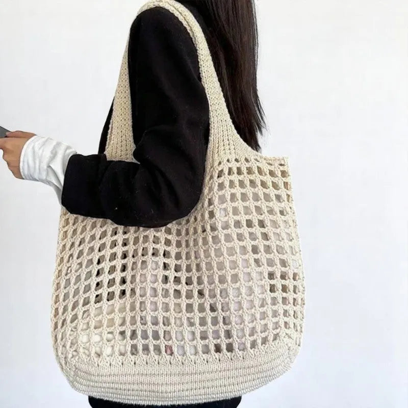 Brilla en la Playa: Bolso Tote Hollow Out