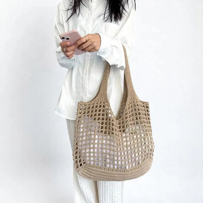 Brilla en la Playa: Bolso Tote Hollow Out