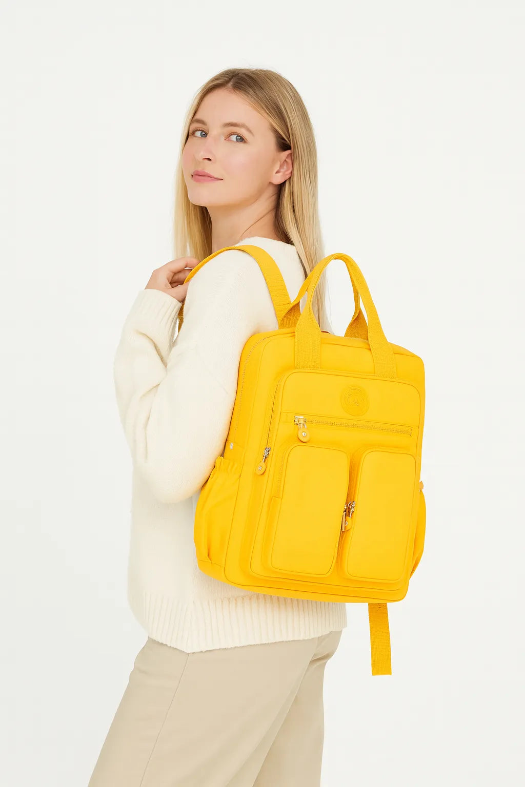 Mochila de Nylon Impermeable para Mujer – Laptop y Viaje Casual