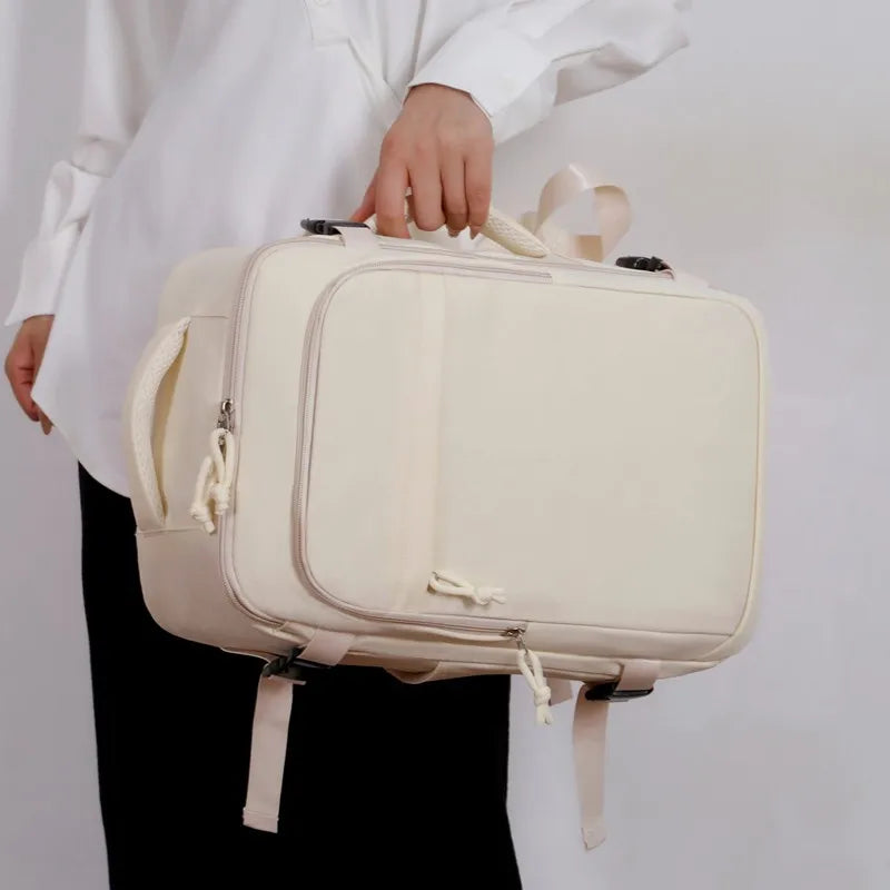 Mochila de Viaje Beige: Capacidad Maximizada y Apta para Cabina