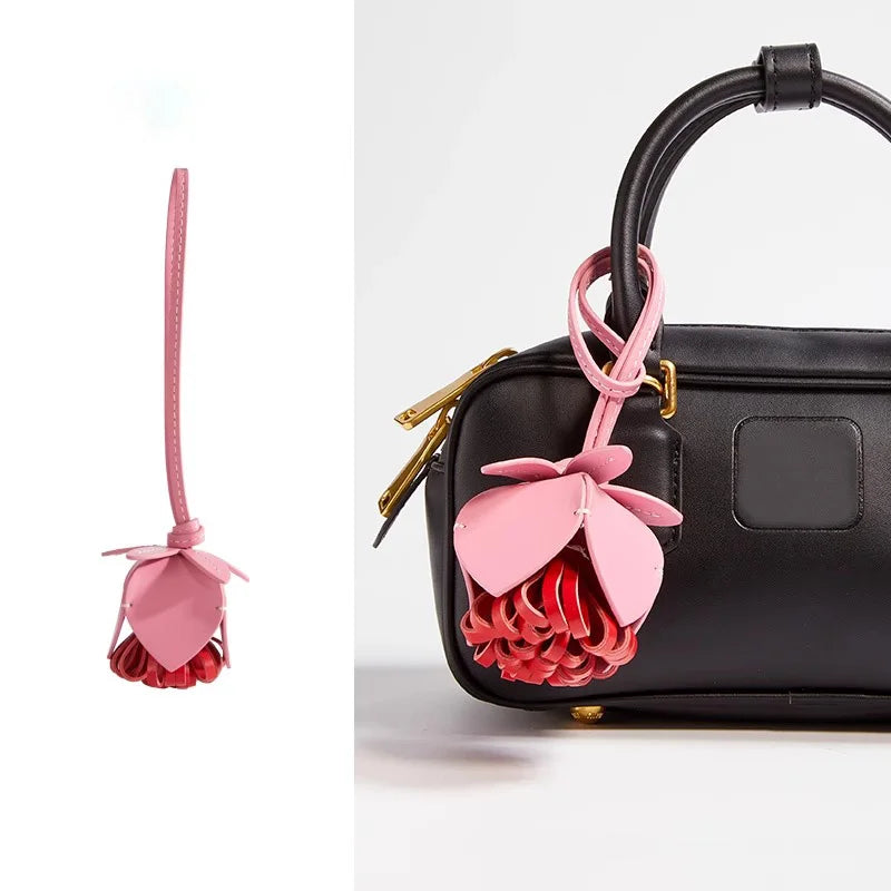 Tulip Charm in Premium Leather – Elegant Floral Handbag Accessory