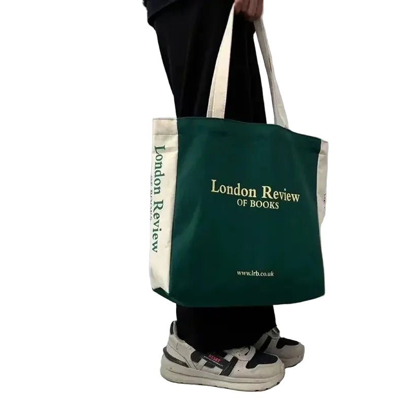 Green Canvas Tote Bag: Urban Style and Maximum Capacity