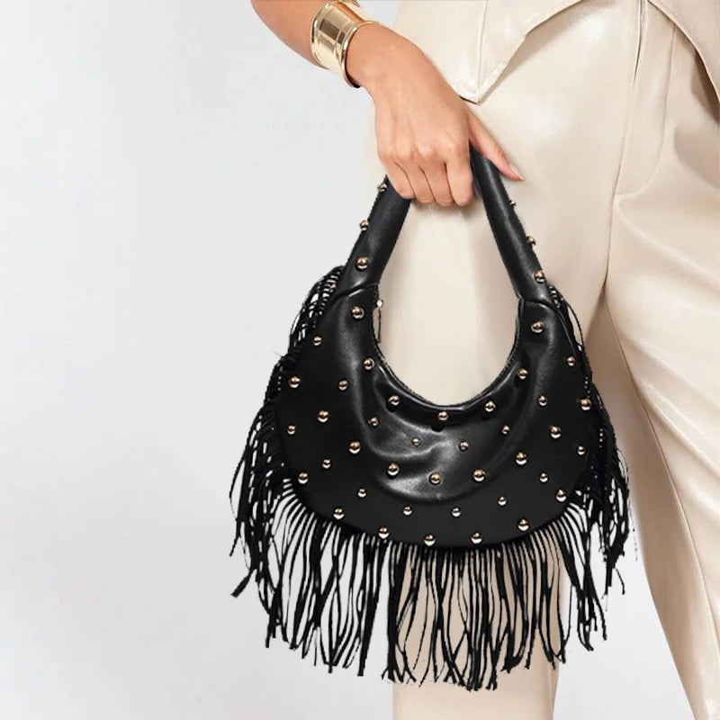 Bolso Half Moon Negro de PU – Sofisticación y Versatilidad