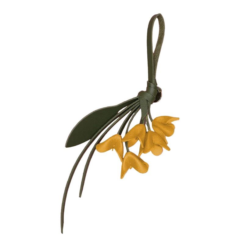 Leather Flower Charm for Handbag – Romantic Floral Accessory 