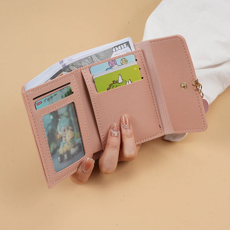 Cartera Pequeña Tríptica con Colgante para Mujer
