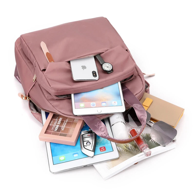 Mochila de Nailon Impermeable para Mujer – Ligera y de Gran Capacidad (Copia)