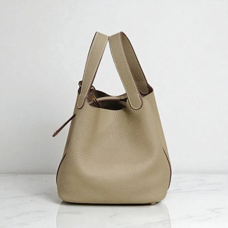 Tote Bag Bucket Fashion – Versatilidad y Estilo en un Solo Bolso